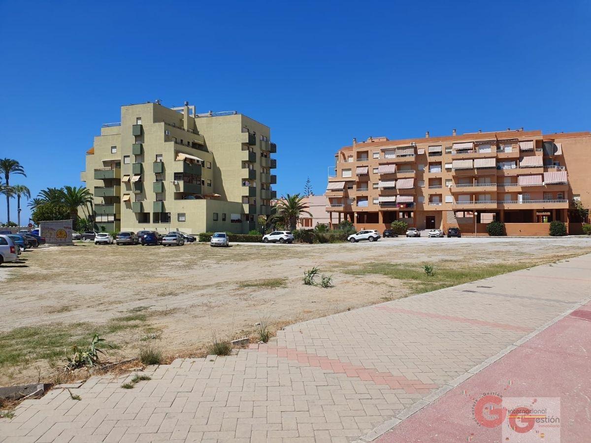 For sale of land in Salobreña