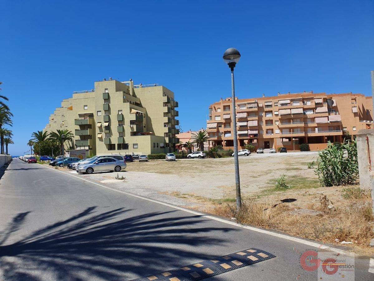 For sale of land in Salobreña