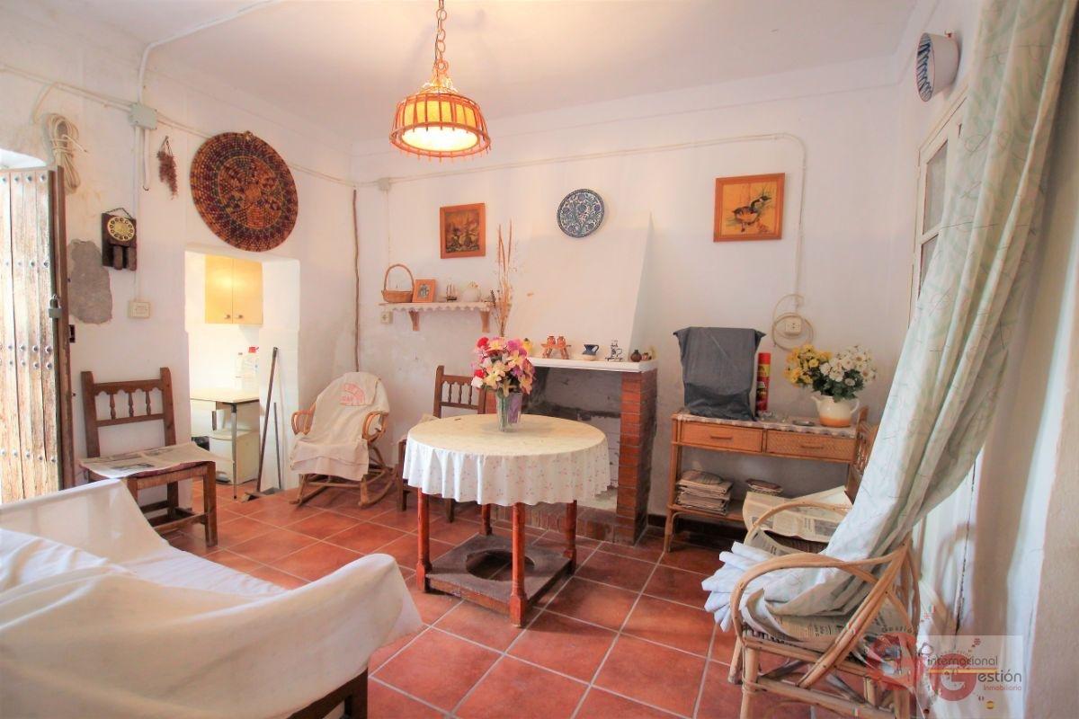 For sale of house in Vélez de Benaudalla