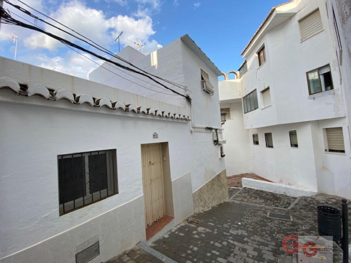 For sale of house in Almuñécar