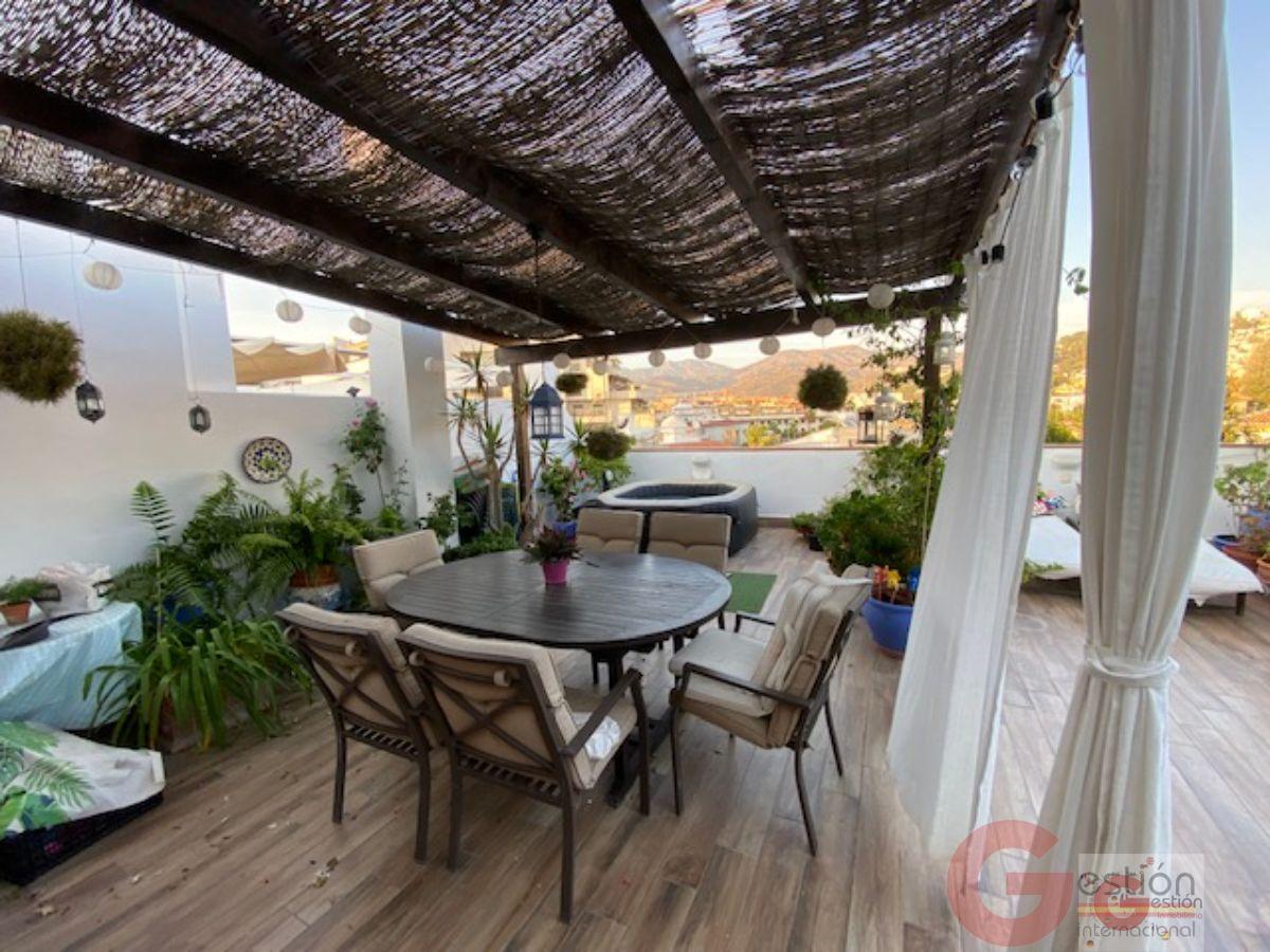 For sale of duplex in Almuñécar