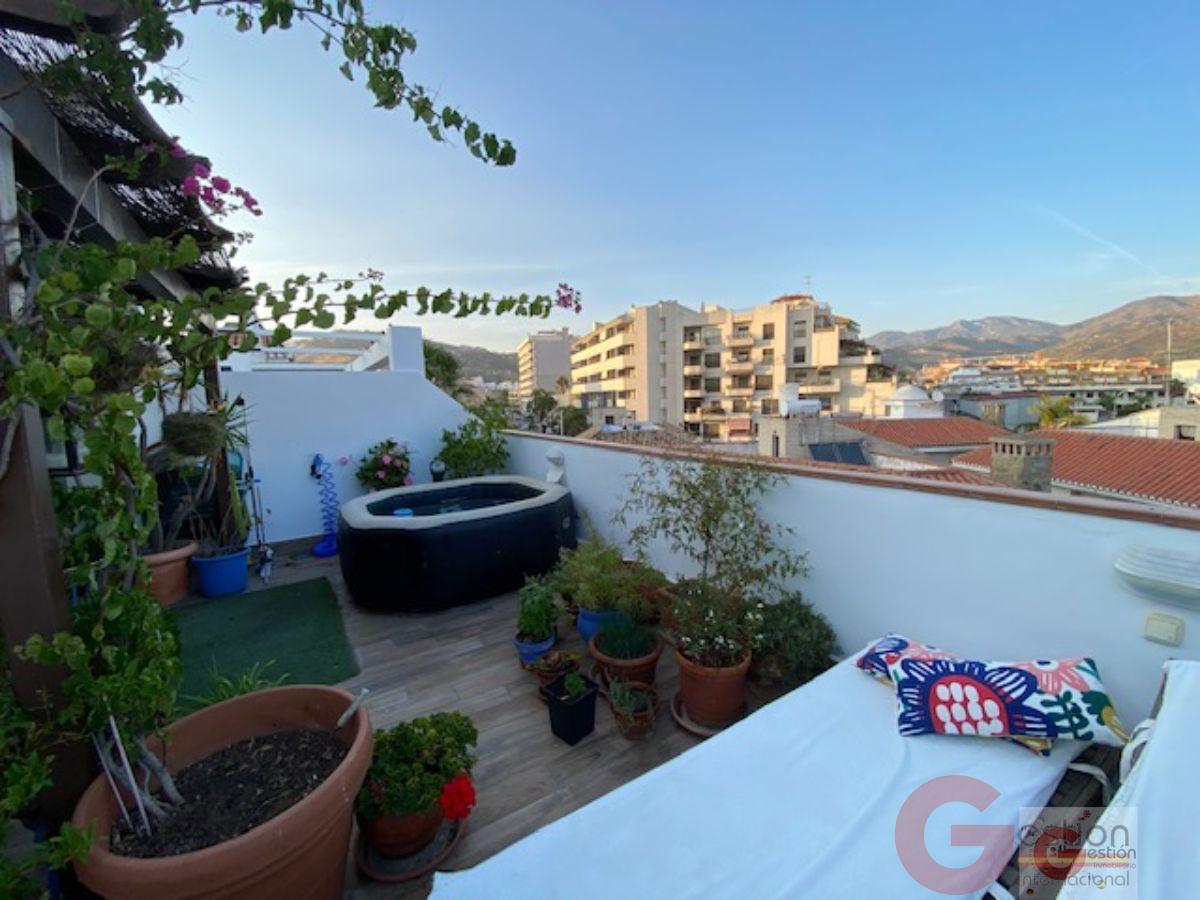 For sale of duplex in Almuñécar