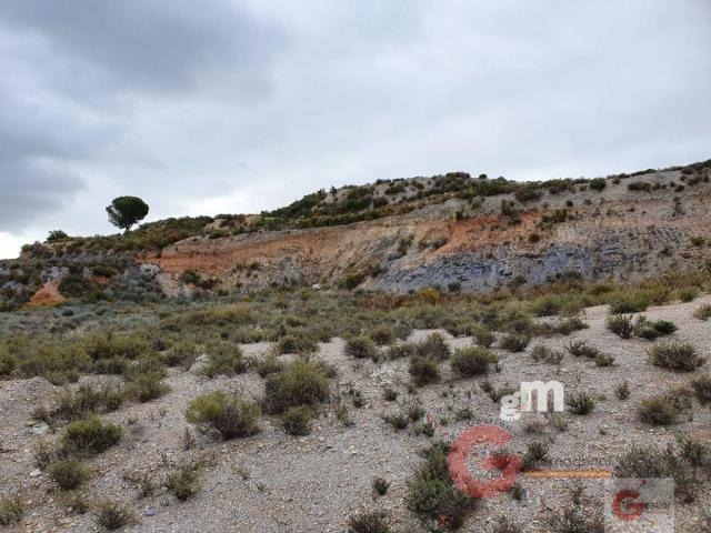 For sale of land in Vélez de Benaudalla