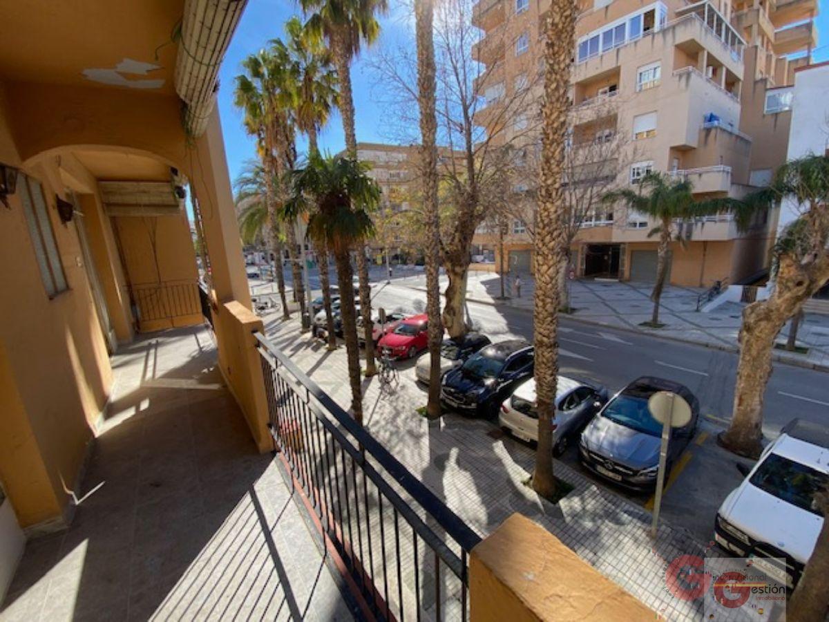 For sale of apartment in Almuñécar