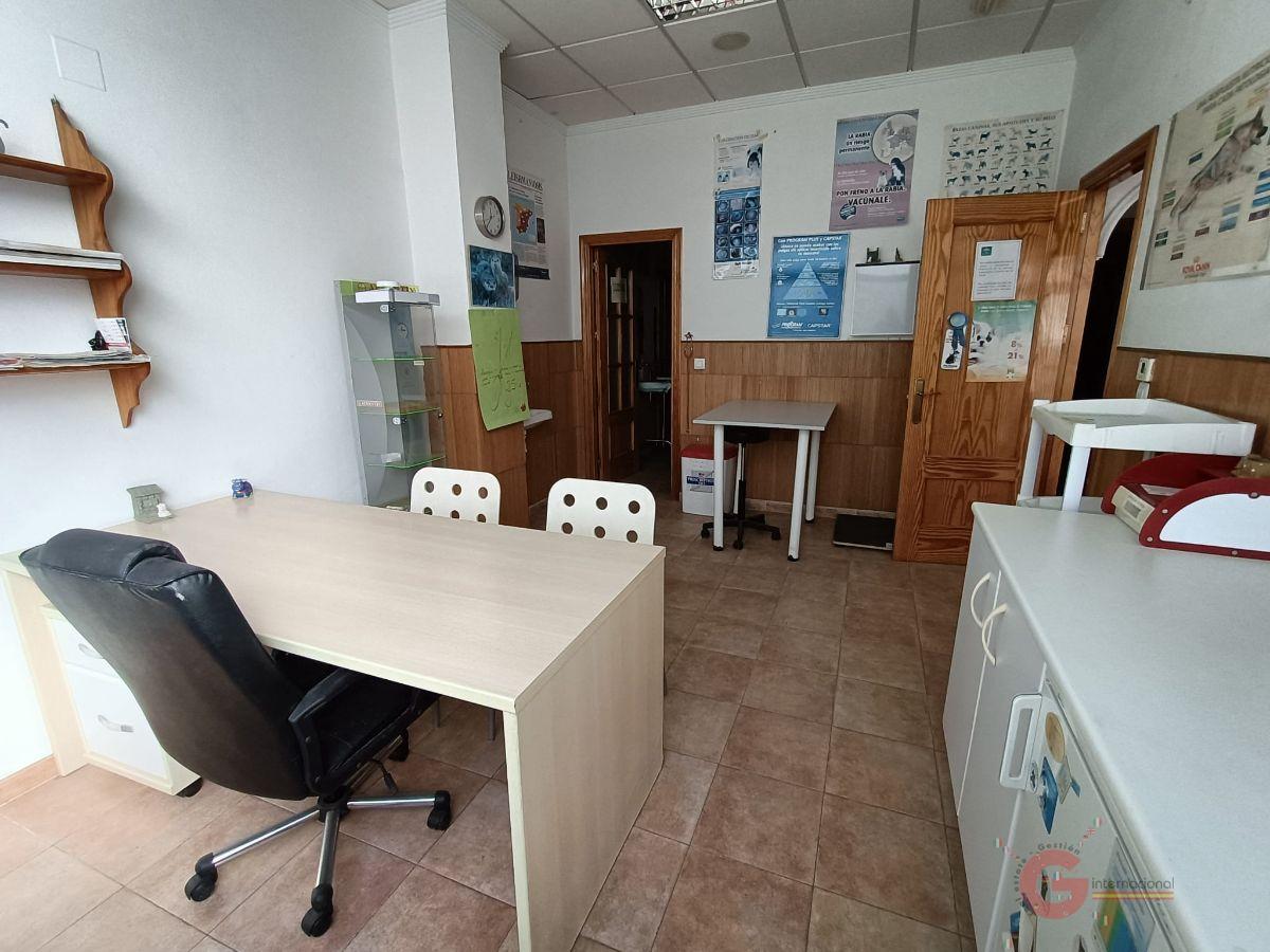 For sale of commercial in Salobreña