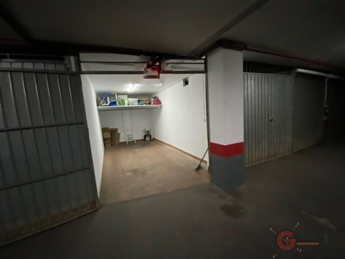 For sale of garage in Almuñécar