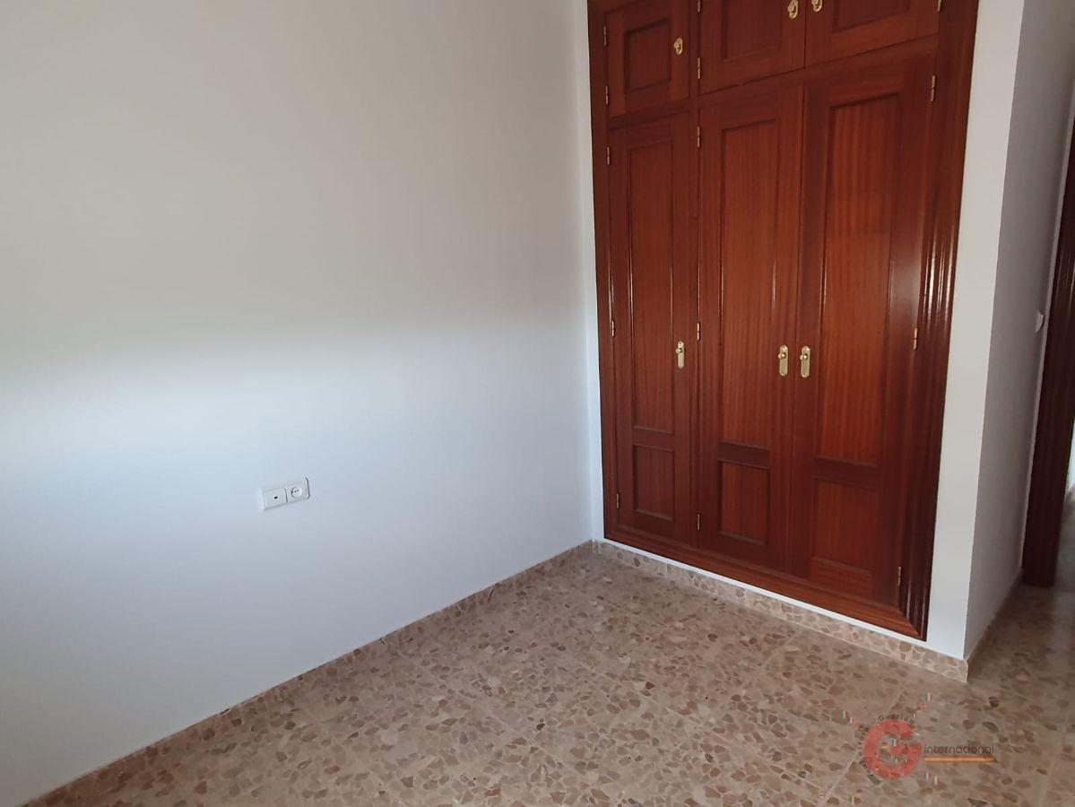 For sale of flat in Salobreña