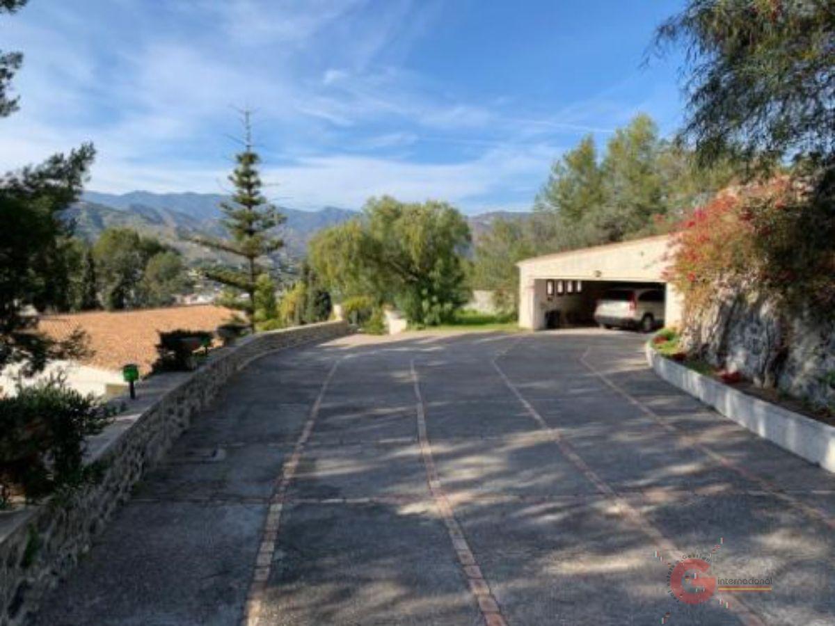 For sale of villa in Almuñécar