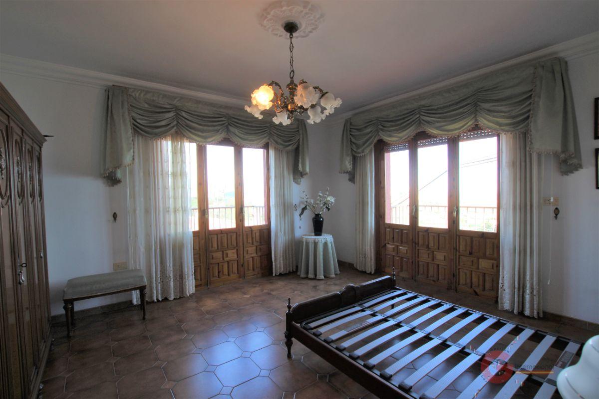 For sale of villa in Salobreña