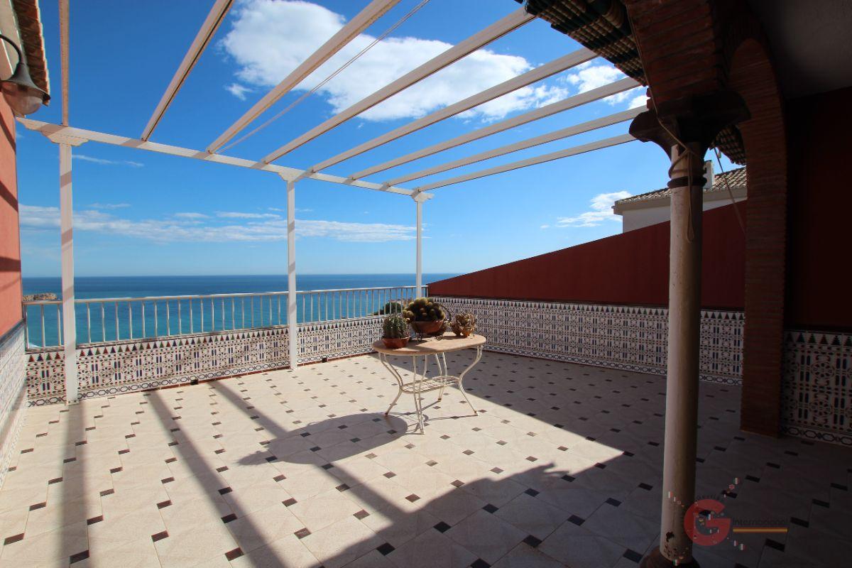 For sale of villa in Salobreña