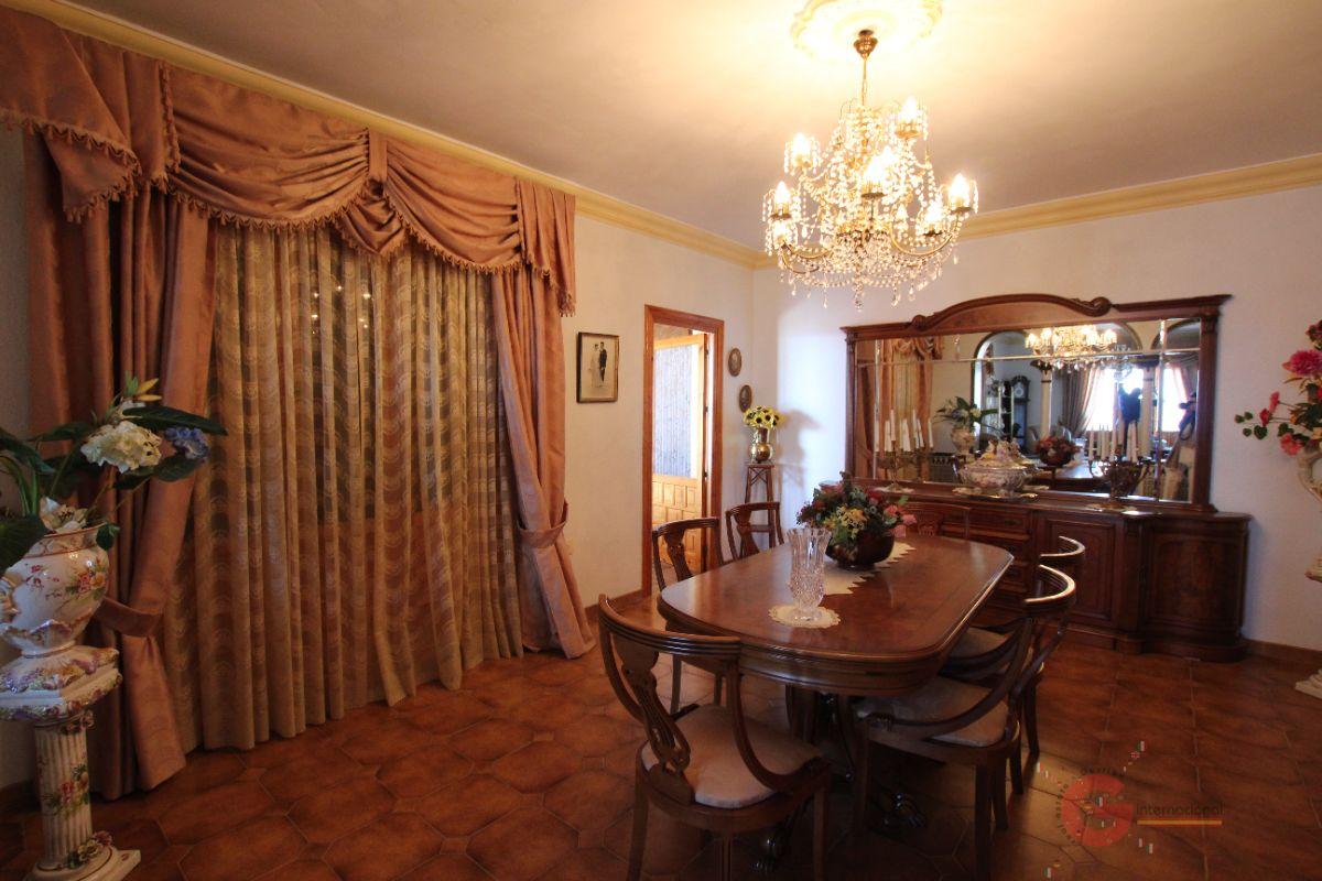 For sale of villa in Salobreña