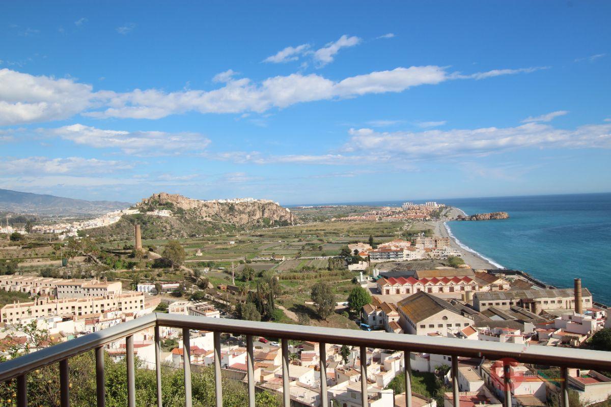 For sale of villa in Salobreña