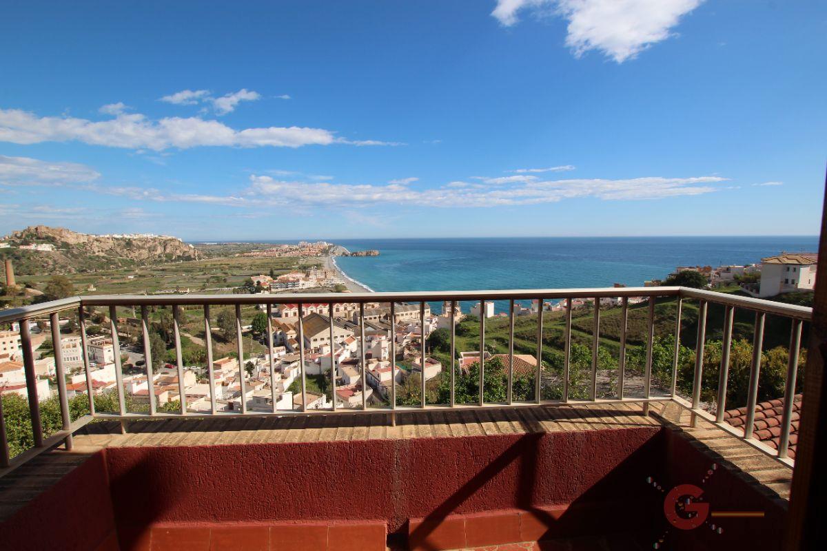 For sale of villa in Salobreña