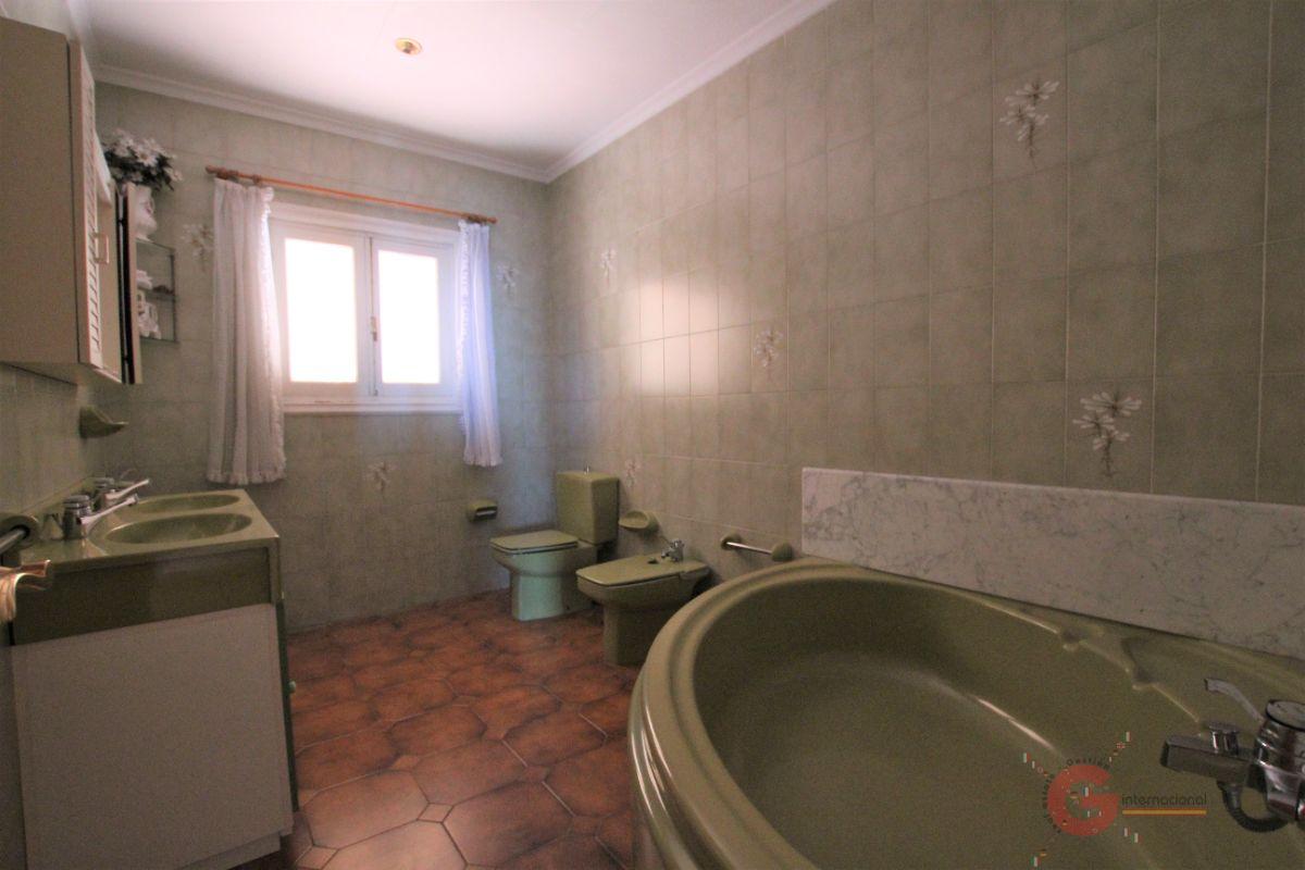 For sale of villa in Salobreña