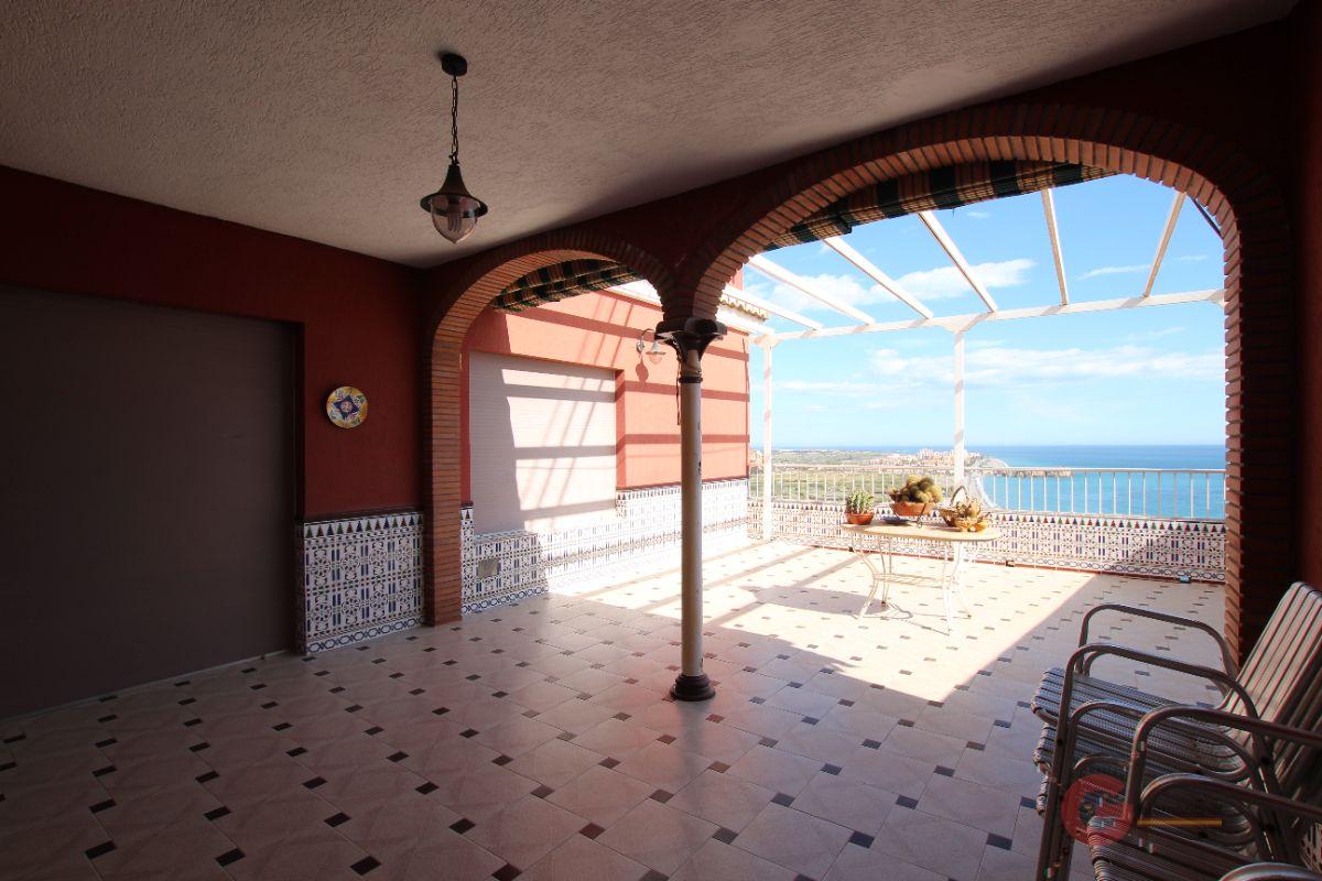 For sale of villa in Salobreña