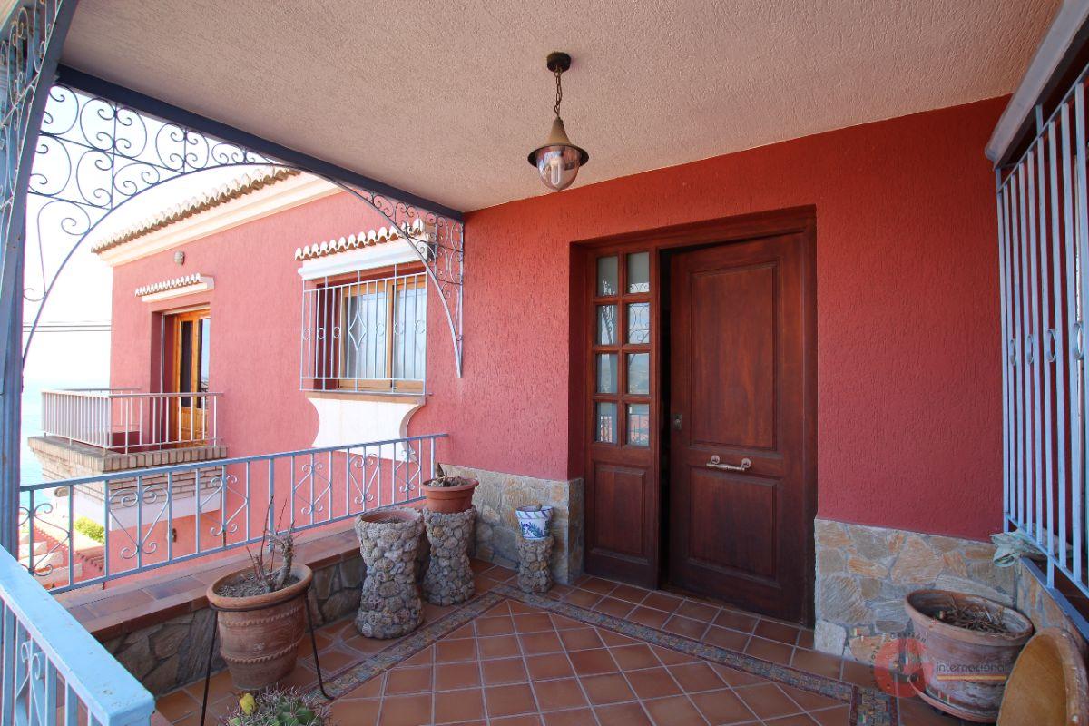 For sale of villa in Salobreña