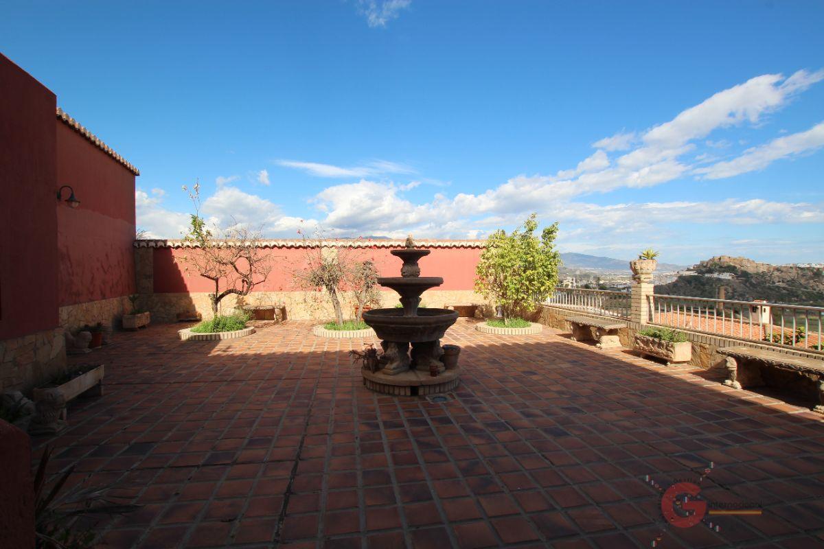 For sale of villa in Salobreña