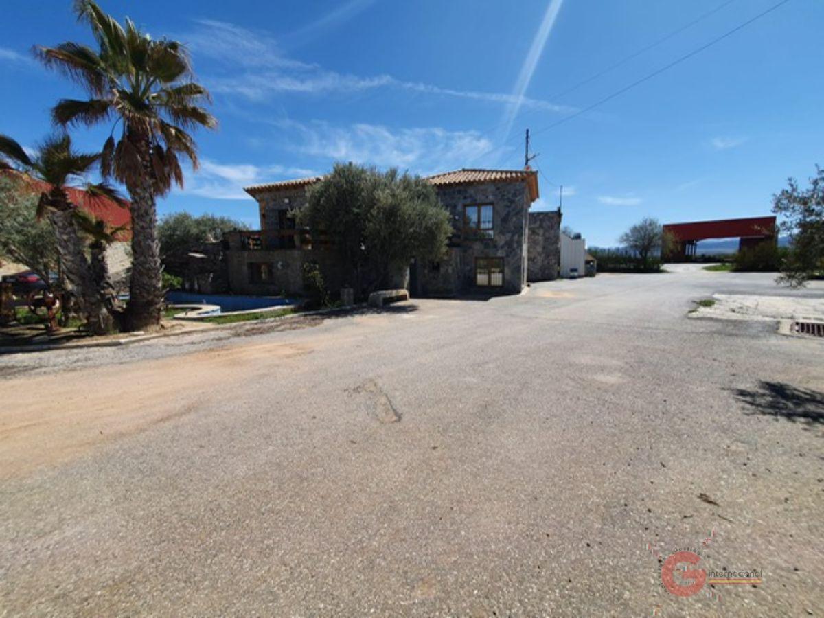 For sale of rural property in Baza