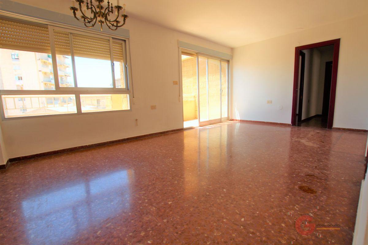 For sale of flat in Motril