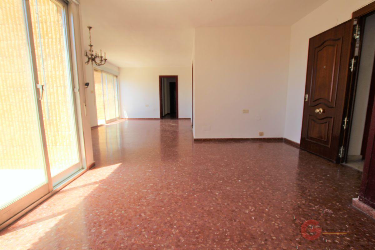 For sale of flat in Motril