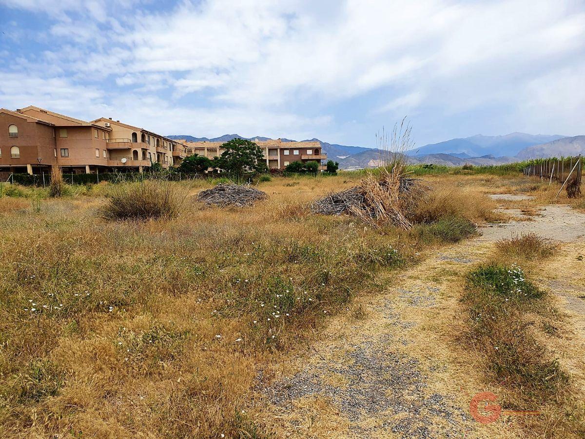 For sale of land in Salobreña