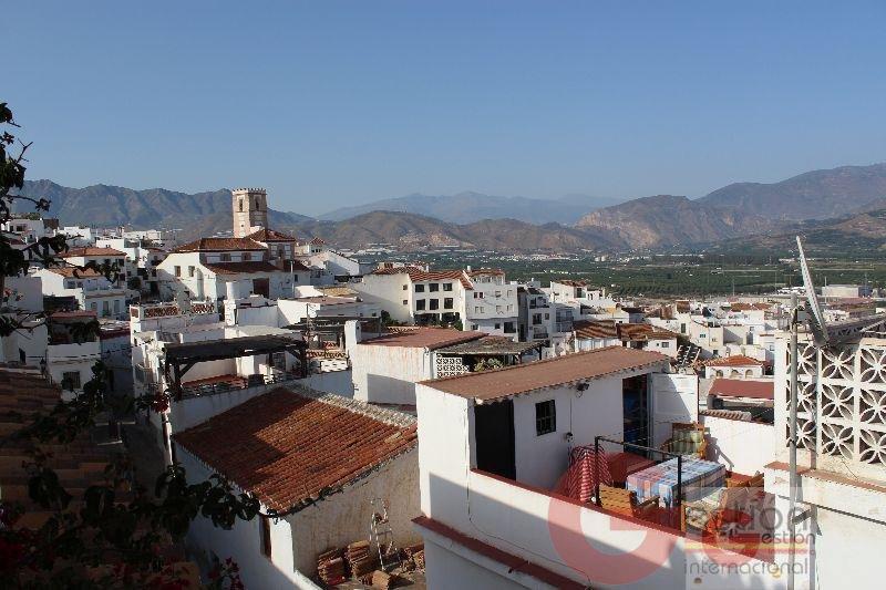 For sale of house in Salobreña