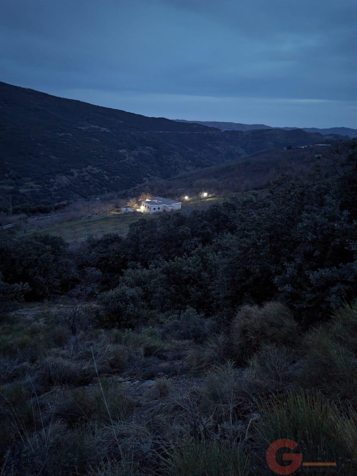 Venta de finca rústica en Busquístar