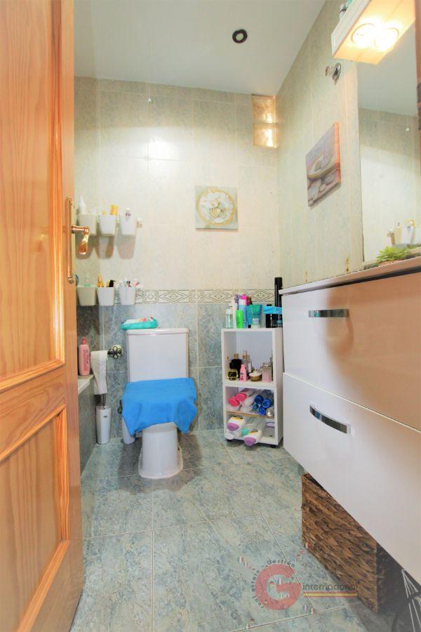 For sale of flat in Vélez de Benaudalla