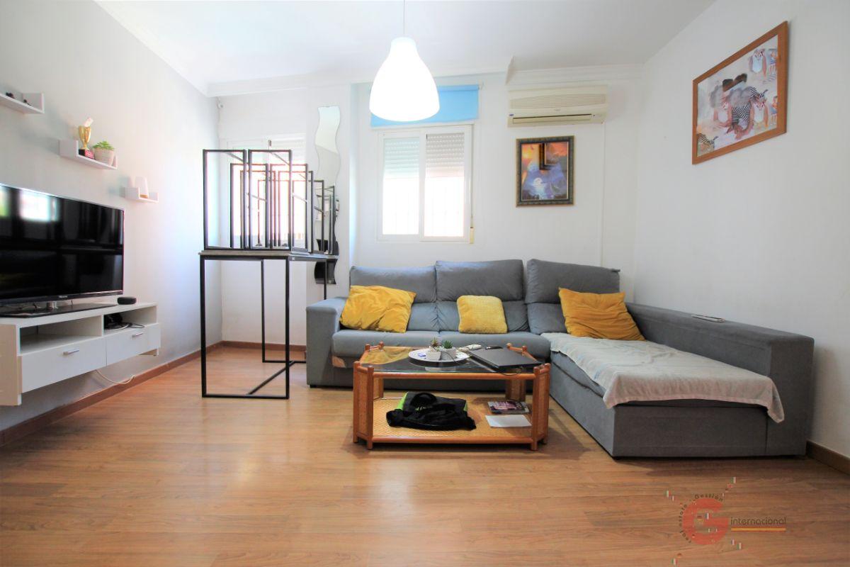 For sale of flat in Vélez de Benaudalla