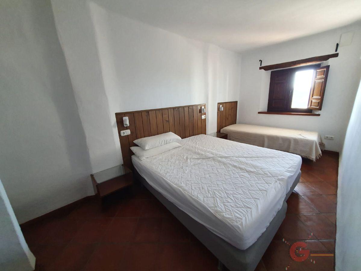 For sale of hotel in Pitres