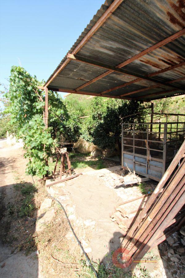 Venta de finca rústica en Vélez de Benaudalla