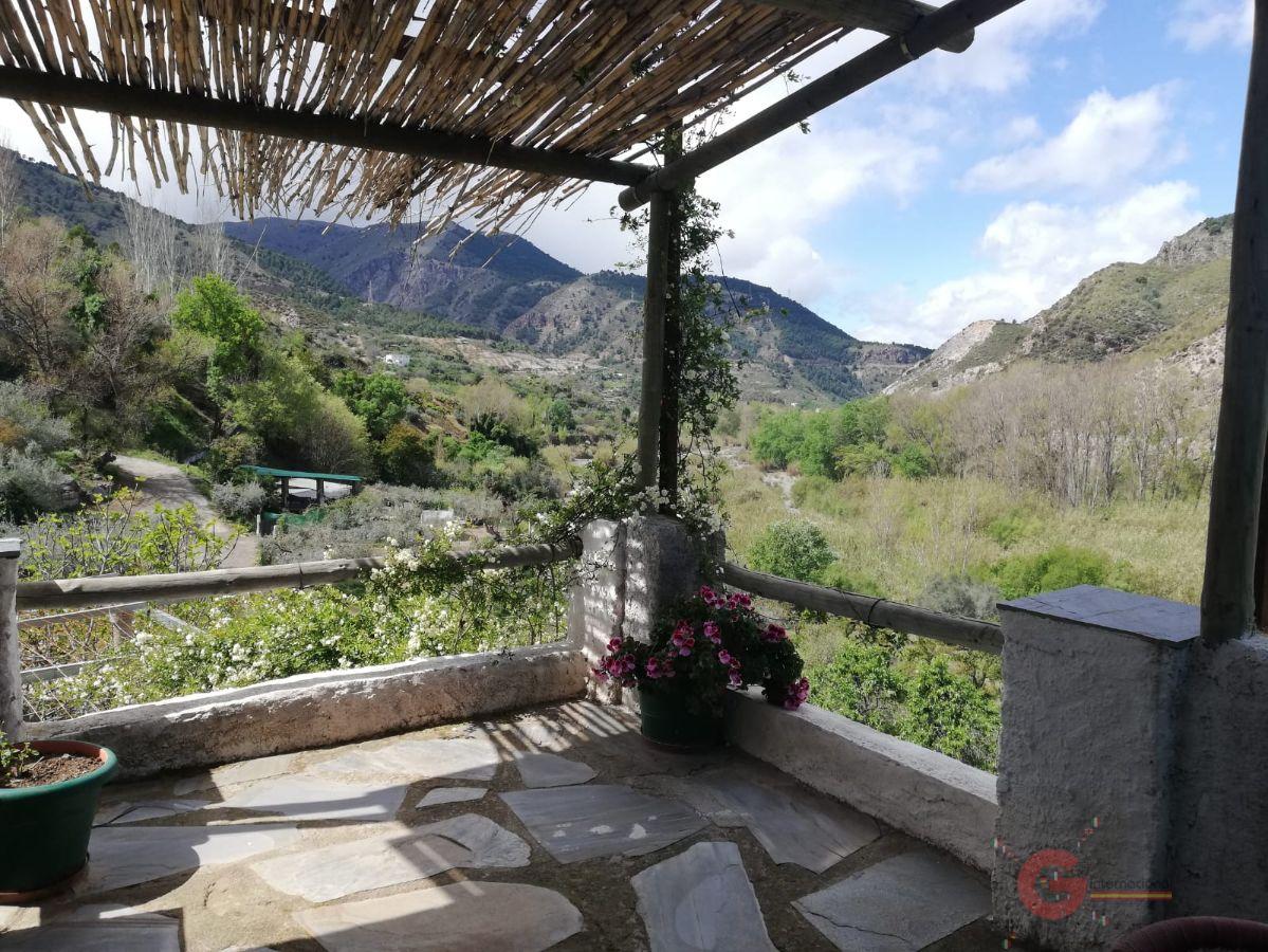 Venta de finca rústica en Torvizcón