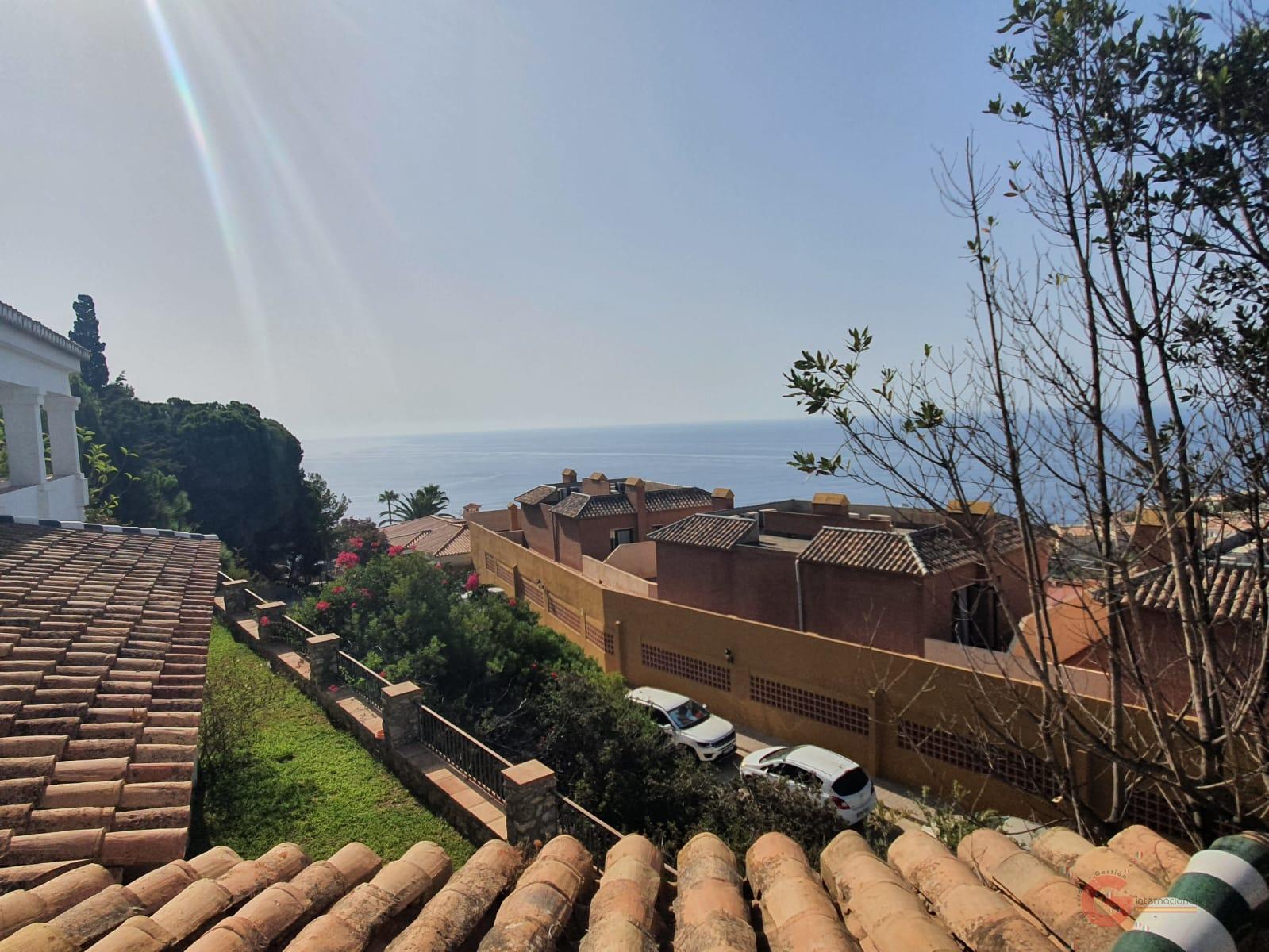 For sale of villa in La Herradura