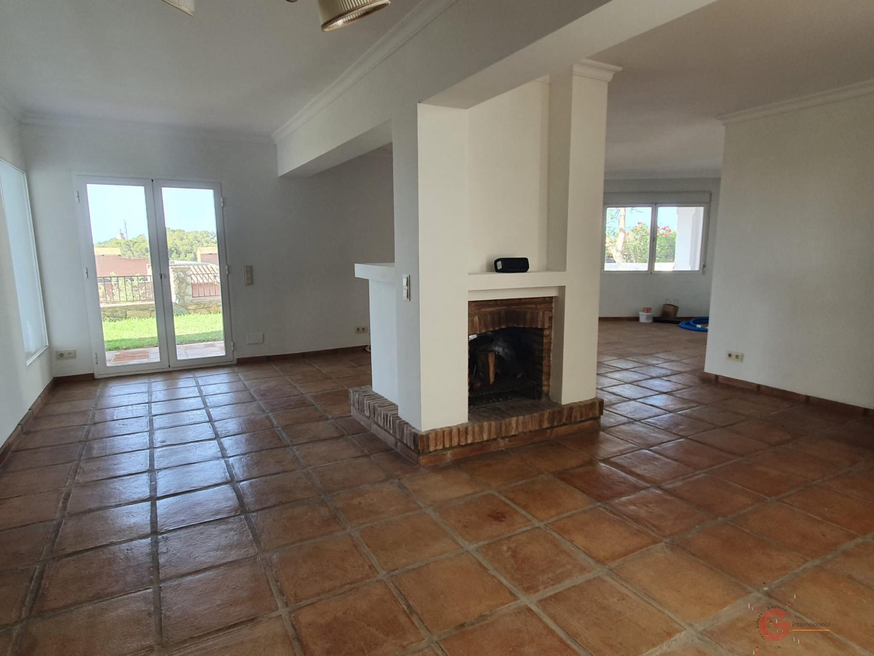 For sale of villa in La Herradura
