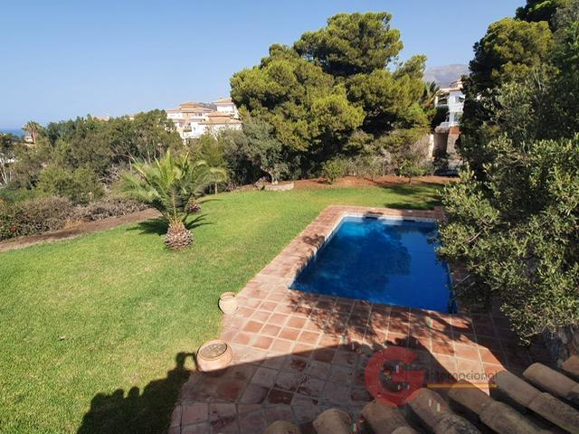 For sale of villa in La Herradura
