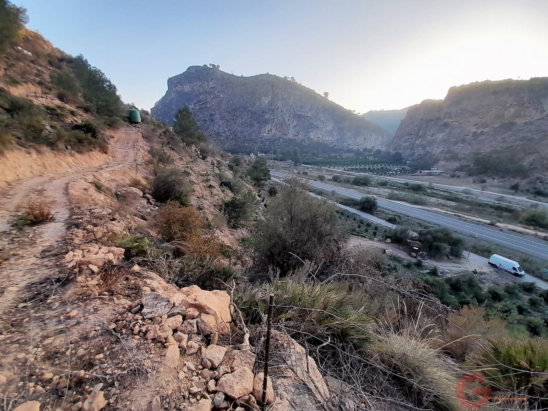 Venta de terreno en Vélez de Benaudalla Venta de terreno en Vélez de Benaudalla