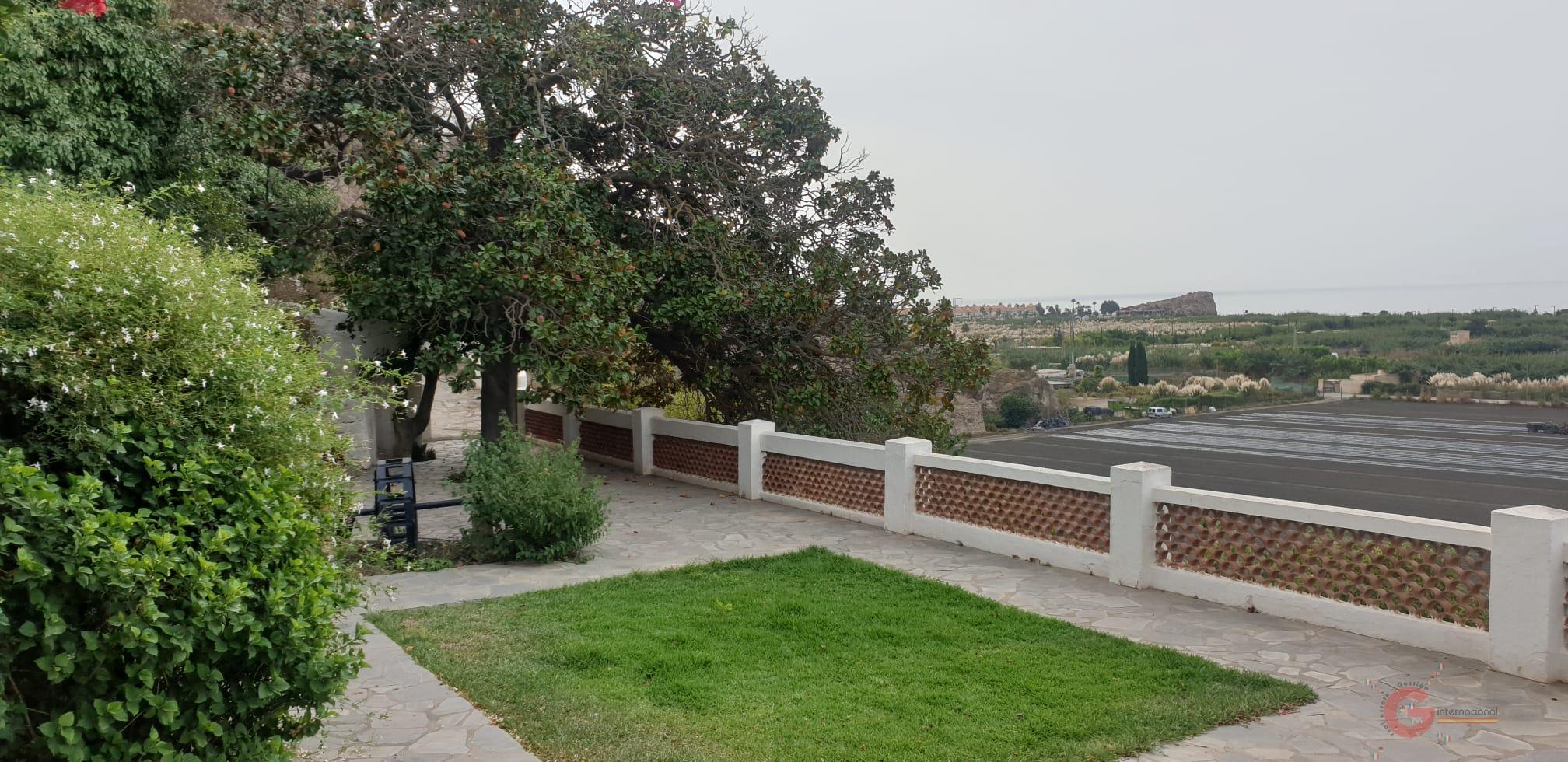 Venta de casa en Salobreña