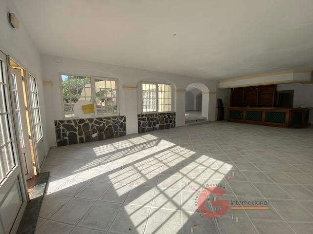 For sale of commercial in La Herradura