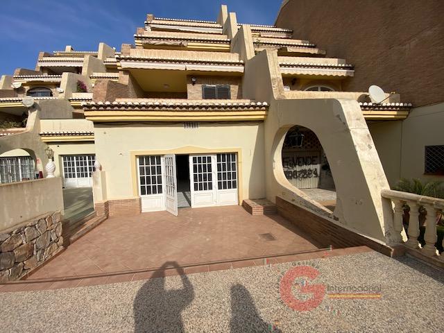For sale of commercial in La Herradura