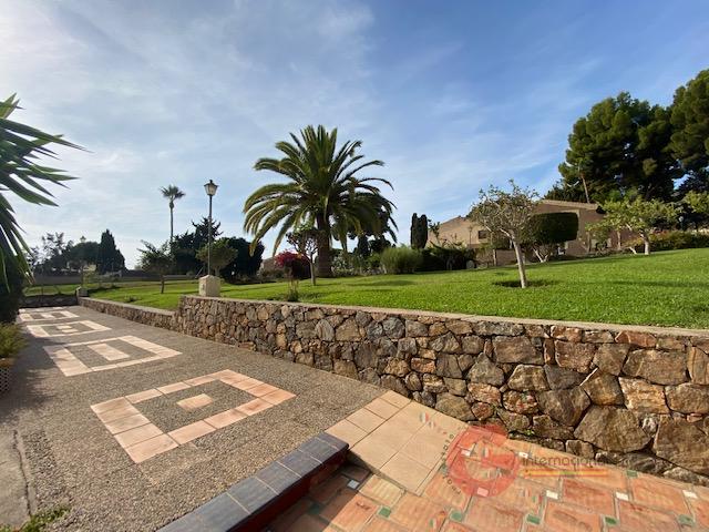 For sale of commercial in La Herradura