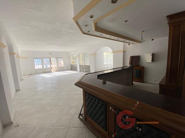 For sale of commercial in La Herradura