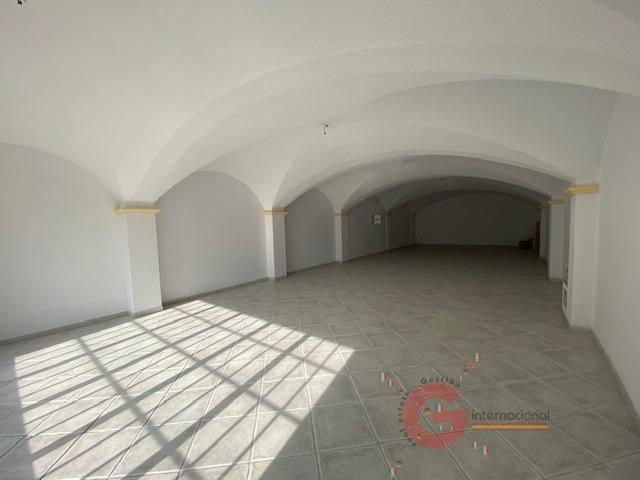 For sale of commercial in La Herradura