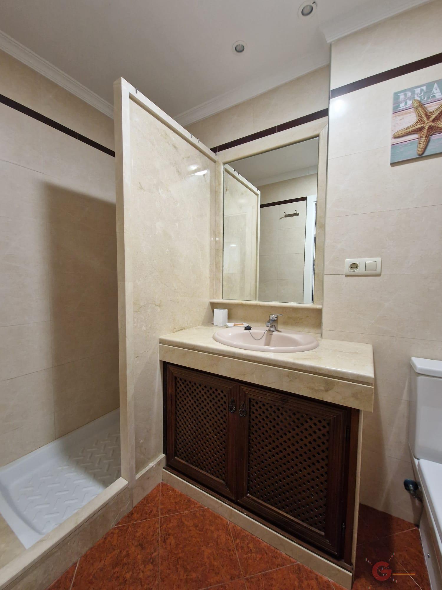 For sale of flat in Salobreña