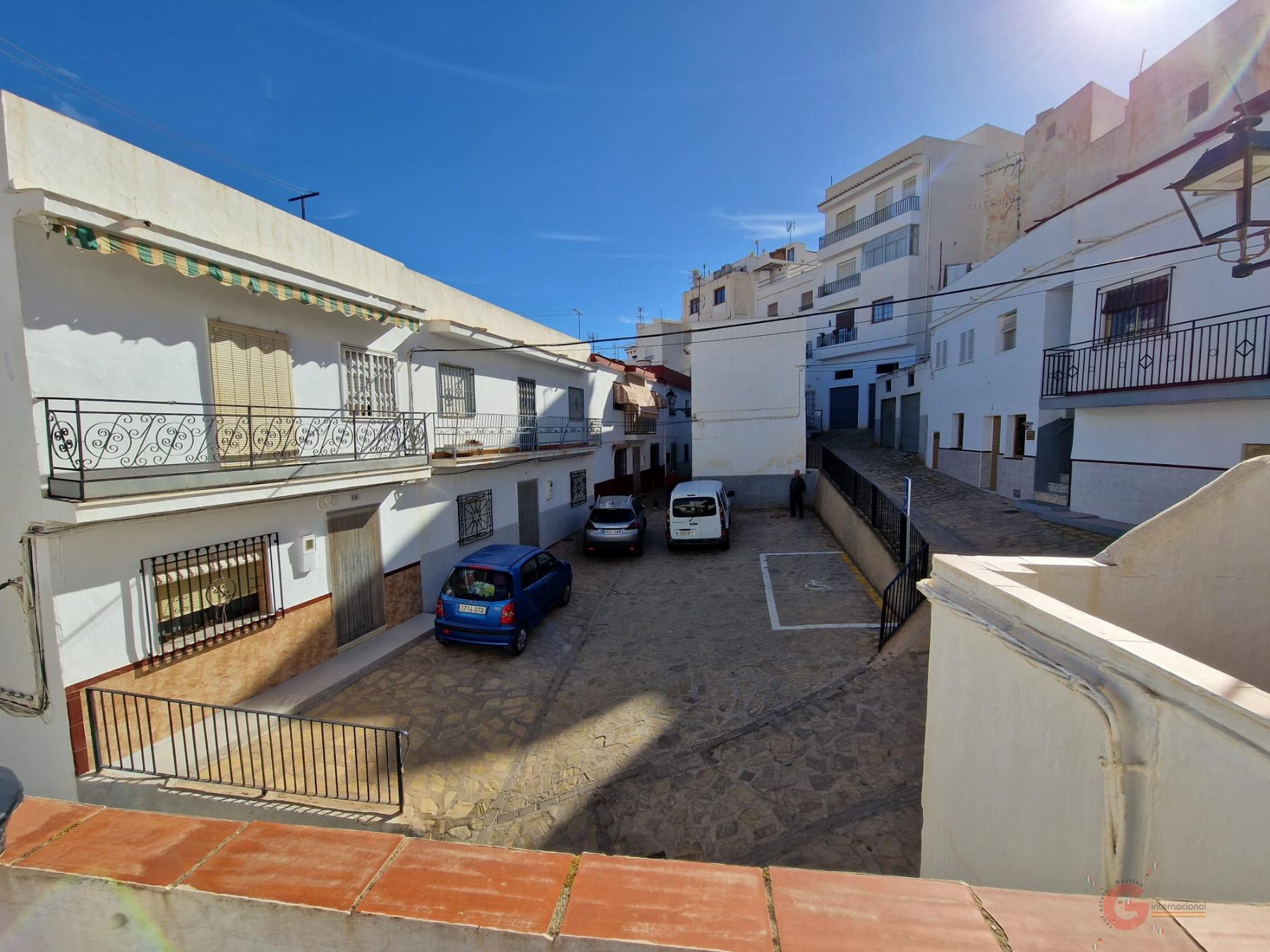 For sale of house in Salobreña