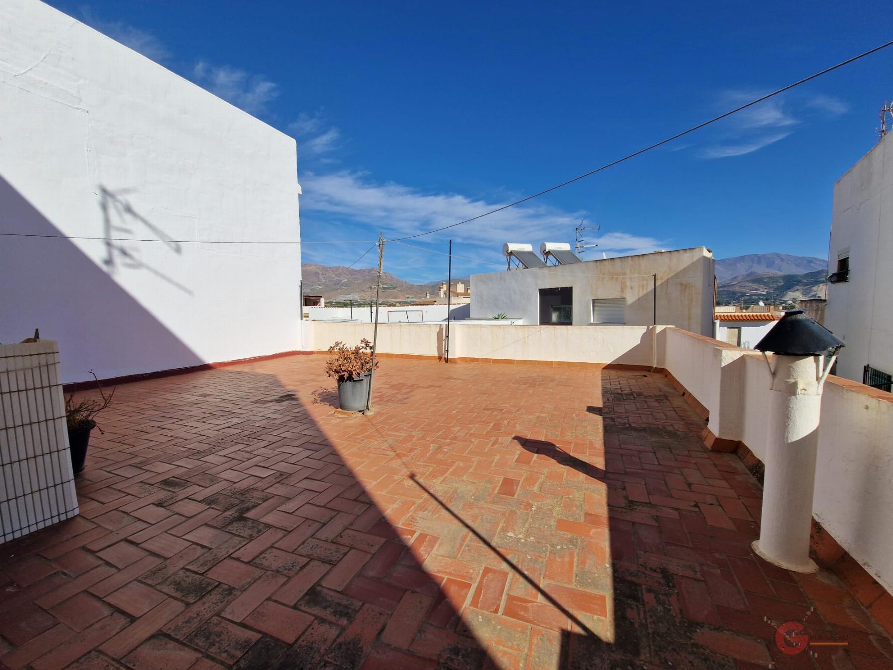 For sale of house in Salobreña