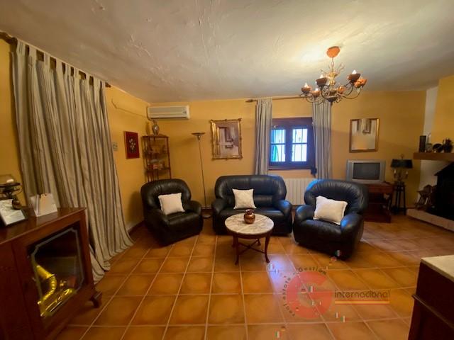 For sale of rural property in Órgiva