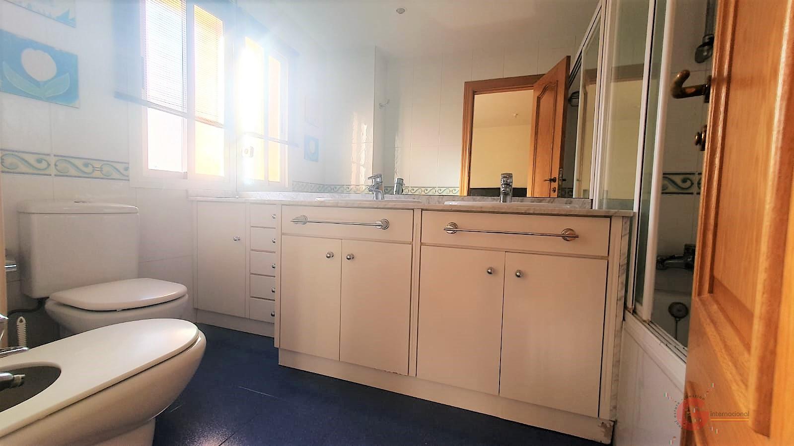For sale of flat in Motril