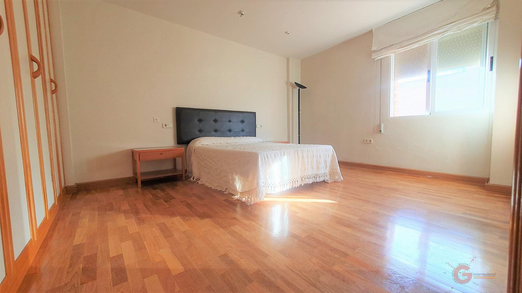 For sale of flat in Motril