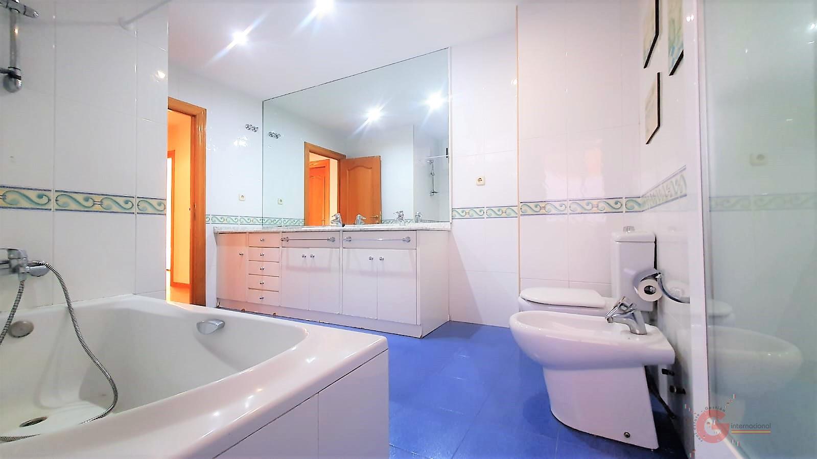 For sale of flat in Motril