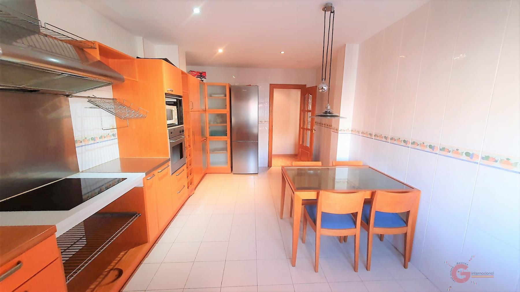 For sale of flat in Motril